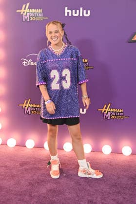 Hannah Montana 20th Anniversary Special LOS ANGELES, CALIFORNIA - MARCH 23 JoJo Siwa at the World Premiere of Disney+ s Hannah Montana 20th Anniversary Special at El Capitan Theatre on March 23, 2026 in Los Angeles, California.Credit: Michael Mattesr AdMedia EDITORIAL USE ONLY  Copyright: xx AdMediax admphotostwo977061