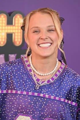 Hannah Montana 20th Anniversary Special LOS ANGELES, CALIFORNIA - MARCH 23 JoJo Siwa at the World Premiere of Disney+ s Hannah Montana 20th Anniversary Special at El Capitan Theatre on March 23, 2026 in Los Angeles, California.Credit: Michael Mattesr AdMedia EDITORIAL USE ONLY  Copyright: xx AdMediax admphotostwo977076