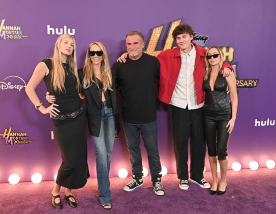 Hannah Montana 20th Anniversary Special LOS ANGELES, CALIFORNIA - MARCH 23 Maxx Morando, Miley Cyrus, Tish Cyrus, Dominic Purcell, Brandi Cyrus and Joshua Purcelll at the World Premiere of Disney+ s Hannah Montana 20th Anniversary Special at El Capitan Theatre on March 23, 2026 in Los Angeles, California.Credit: Michael Mattesr AdMedia EDITORIAL USE ONLY  Copyright: xx AdMediax admphotostwo977077