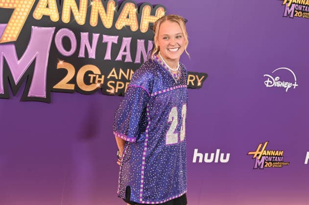 Hannah Montana 20th Anniversary Special LOS ANGELES, CALIFORNIA - MARCH 23 JoJo Siwa at the World Premiere of Disney+ s Hannah Montana 20th Anniversary Special at El Capitan Theatre on March 23, 2026 in Los Angeles, California.Credit: Michael Mattesr AdMedia EDITORIAL USE ONLY  Copyright: xx AdMediax admphotostwo977080