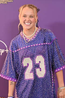 Hannah Montana 20th Anniversary Special LOS ANGELES, CALIFORNIA - MARCH 23 JoJo Siwa at the World Premiere of Disney+ s Hannah Montana 20th Anniversary Special at El Capitan Theatre on March 23, 2026 in Los Angeles, California.Credit: Michael Mattesr AdMedia EDITORIAL USE ONLY  Copyright: xx AdMediax admphotostwo977105
