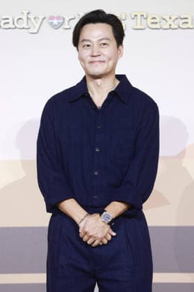 S. Korean actor Lee Seo-jin S. Korean actor Lee Seo-jin South Korean actor Lee Seo-jin, who stars in Ready or Not: Texas, an original reality-variety show by Netflix, poses for a photo during a publicity event in Seoul on March 24, 2026. The 10-episode series will be released worldwide the same day. (Yonhap) 2026-03-24 15:37:22 < 1980-2026 YONHAPNEWS AGENCY. .> ¼­¿ïÆ¯º°½Ã EDITORIAL USE ONLY  Copyright: xx PYH2026032415550034400 YonhapxNewsx yonphotos250738