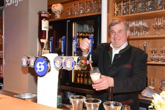 Lorenz Stiftl Wirt Sportsbar Inhaber Muenchen 24.03.2026 Prealat Zistlstrasse 10 am Viktualienmarkt Neue Paulaner Sportsbar Einweihung Foto Muenchen
