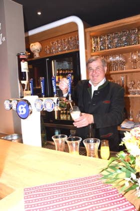 Lorenz Stiftl Wirt Sportsbar Inhaber Muenchen 24.03.2026 Prealat Zistlstrasse 10 am Viktualienmarkt Neue Paulaner Sportsbar Einweihung Foto Muenchen