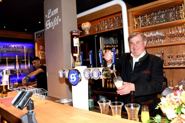 Lorenz Stiftl Wirt Sportsbar Inhaber Muenchen 24.03.2026 Prealat Zistlstrasse 10 am Viktualienmarkt Neue Paulaner Sportsbar Einweihung Foto Muenchen