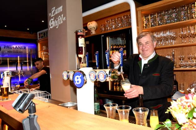 Lorenz Stiftl Wirt Sportsbar Inhaber Muenchen 24.03.2026 Prealat Zistlstrasse 10 am Viktualienmarkt Neue Paulaner Sportsbar Einweihung Foto Muenchen