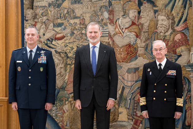 The King receives General Alexus G Grynkewich at La Zarzuela King Felipe VI c receives in audience General Alexus G Grynkewich, Commander of the Supreme Allied Command Europe SACEUR i , together with the Chief of Defence Staff, Teodoro Esteban López d , at La Zarzuela Palace, on March 24, 2026, in Madrid Spain The audience is part of the regular schedule of contacts between the Head of State and the main allied military commanders, and allows to address defense cooperation, the strategic situation on NATOs eastern and northern flank and the shared security challenges in the Euro-Atlantic environment 24 MARCH 2026 KING ZARZUELA GENERAL AUDIENCE ROYAL HOUSE FELIPE VI Diego Radamé Madrid Madrid Madrid Spain  Copyright: xDiegoxRadamÃ sx 7392388