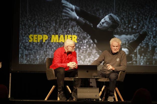 Sepp Maier auf Tour Tobias Bücklein und Sepp Maier bei der Sepp Maier Live Tour 2026 in der Karl-Diehl-Halle. Röthenbach an der Pegnitz, 23.03.2026 Röthenbach Nürnberger Land Karl Diehl-Halle Bayern D Copyright: xAgenturxWehnert R.Zichyx