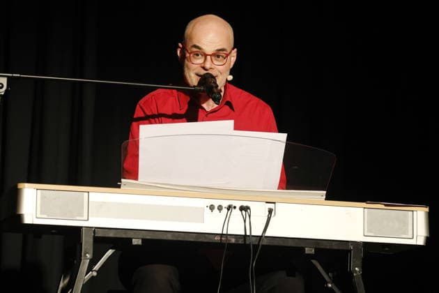 Sepp Maier auf Tour Sepp Maier bei der Sepp Maier Live Tour 2026 in der Karl-Diehl-Halle. Röthenbach an der Pegnitz, 23.03.2026 Röthenbach Nürnberger Land Karl Diehl-Halle Bayern D Copyright: xAgenturxWehnert R.Zichyx