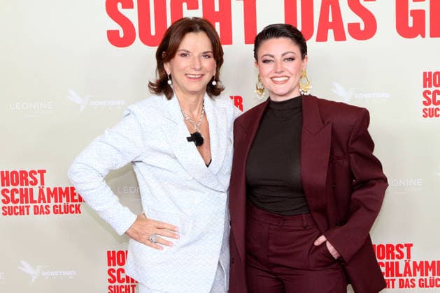 Claudia Obert und Tahnee Schaffarczyk bei der Horst Schlaemmer sucht das Glueck Kino Premiere im Cinemaxx Dammtor am 24.3.2026 in Berlin Horst Schlaemmer sucht das Glueck Kinopremiere in Hamburg