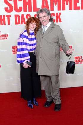 Laura Thomas und Hape Kerkeling bei der Horst Schlaemmer sucht das Glueck Kino Premiere im Cinemaxx Dammtor am 24.3.2026 in Berlin Horst Schlaemmer sucht das Glueck Kinopremiere in Hamburg