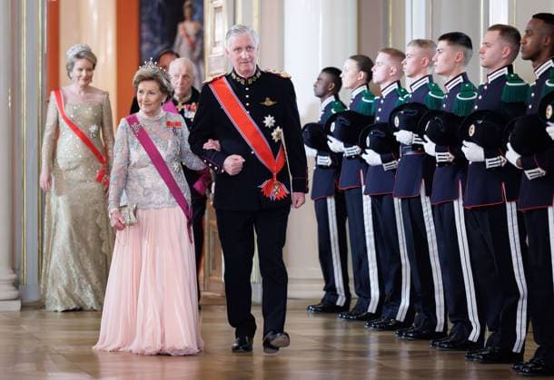 Queen Sonja of Norway and King Philippe - Filip of Belgium arrive for the State Banquet hosted by Norwegian royal family in the Royal Palace in Oslo, on the first day of the official state visit of the Belgian royal couple to Norway, on Tuesday 24 March 2026. Belgian monarchs are on an official state visit to Norway from 24 to 26 March 2026.  BENOITxDOPPAGNE 168803136