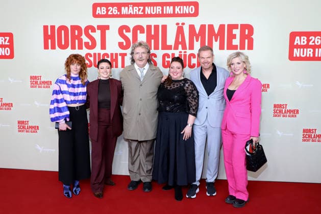 Premiere Horst Schlaemmer sucht das Glueck Laura Thomas, Ttahnee Schaffarczyk, Hape Kerkeling (Horst Schlaemmer), Meltem Kaptan, Sven Unterwaldt, Eva Habermann, Hamburg Premiere Horst Schlaemmer sucht das Glueck, Cinemaxx Dammtor, 24.03.2026 Copyright: xEventpressxBecherx