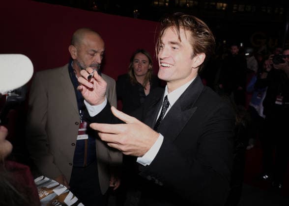 Robert Pattinson Arrivées à lavant première du film The Drama au Pathé Palace à Paris le 24 Mars 2026 Denis Guignebourg Bestimage Arriving at the premiere of the film The Drama at the Pathé Palace in Paris on March 24, 2026 Paris France  Copyright: xDenisxGuignebourgx xBestimagexDenisxGuignebourgx xBestimagex