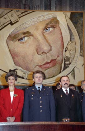 Moscow Region, Russia. Russian cosmonauts Yuri Onufrienko and Hero of the Russian Federation Yuri Usachev, and French astronaut-researcher Claudie Andre-Deshays, who returned from the Mir orbital station on the Soyuz TM-23 spacecraft, are welcomed during the solemn ceremony in Zvyozdny Gorodok. Lyudmila Pakhomova TASS  32099210