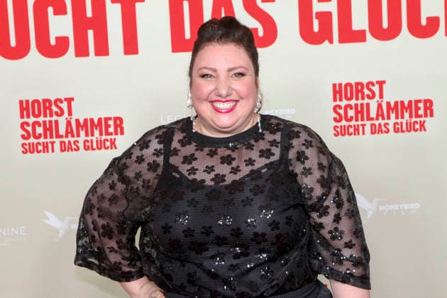 ABB SCHLAEMMER- Meltem Kaptan zu Gast auf dem roten Teppich bei der Hamburg Premiere des Kino Films Horst Schlaemmer sucht das Glueck im Kino Cinemaxx Damtor am Dienstag 24.03.2026 in Hamburg Hamburg Deutschland