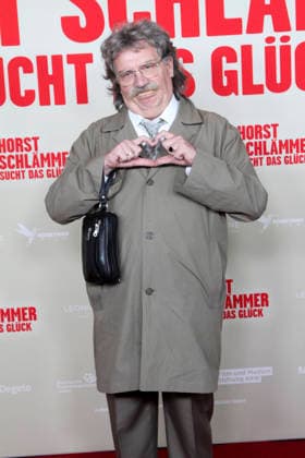ABB SCHLAEMMER- Hape Kerkeling als Horst Schlaemme zu Gast auf dem roten Teppich bei der Hamburg Premiere des Kino Films Horst Schlaemmer sucht das Glueck im Kino Cinemaxx Damtor am Dienstag 24.03.2026 in Hamburg Hamburg Deutschland