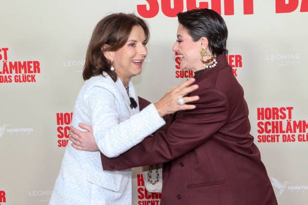 ABB SCHLAEMMER- Claudia Obert mit Tahnee Schaffarczyk zu Gast auf dem roten Teppich bei der Hamburg Premiere des Kino Films Horst Schlaemmer sucht das Glueck im Kino Cinemaxx Damtor am Dienstag 24.03.2026 in Hamburg Hamburg Deutschland