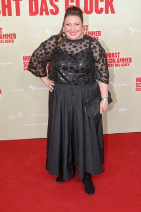 ABB SCHLAEMMER- Meltem Kaptan zu Gast auf dem roten Teppich bei der Hamburg Premiere des Kino Films Horst Schlaemmer sucht das Glueck im Kino Cinemaxx Damtor am Dienstag 24.03.2026 in Hamburg Hamburg Deutschland