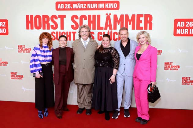 Laura Thomas, Ttahnee Schaffarczyk, Hape Kerkeling, Meltem Kaptan, Sven Unterwaldt und Eva Habermann bei der Premiere des Kinofilms Horst Schlämmer sucht das Glück im Cinemaxx Dammtor. Hamburg, 24.03.2026