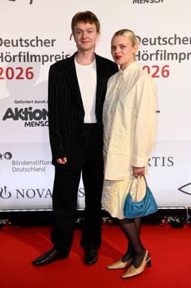 Laurids Schürmann und Emma Falck bei der Verleihung des 24. Deutschen Hörfilmpreises 2026 im Colosseum Filmtheater. Berlin, 24.03.2026