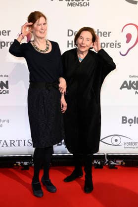 Eva Luise Köhler mit Tochter Ulrike Köhler bei der Verleihung des 24. Deutschen Hörfilmpreises 2026 im Colosseum Filmtheater. Berlin, 24.03.2026