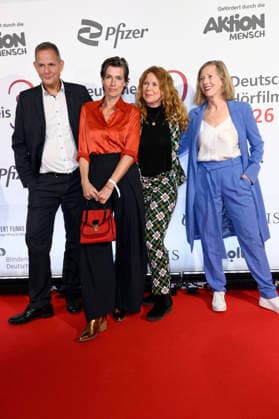 Klaus-Peter Grap, Julia Bremermann, Marion Kracht und Petra Zieser bei der Verleihung des 24. Deutschen Hörfilmpreises 2026 im Colosseum Filmtheater. Berlin, 24.03.2026