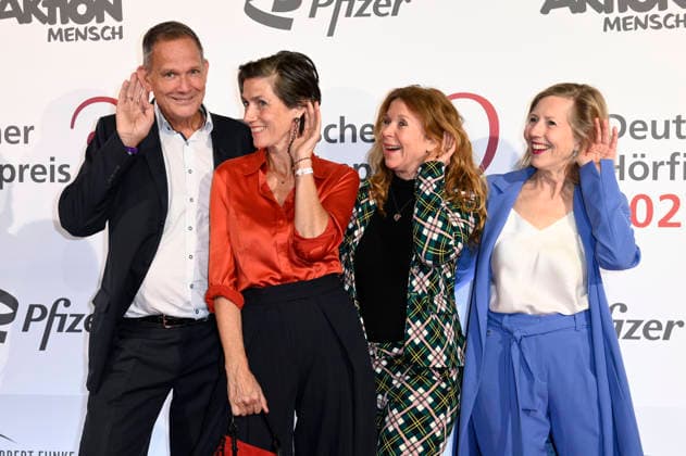 Klaus-Peter Grap, Julia Bremermann, Marion Kracht und Petra Zieser bei der Verleihung des 24. Deutschen Hörfilmpreises 2026 im Colosseum Filmtheater. Berlin, 24.03.2026