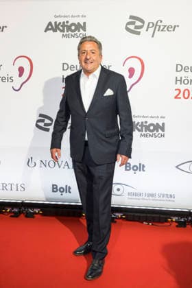 Deutscher Hörfilmpreis, Preisverleihung im Kino Colosseum, Berlin, 24.03.2026 Gunnar Schellenberger (Präsident Landtag von Sachsen-Anhalt, CDU) vor der Preisverleihung zum Deutschen Hörfilmpreis im Berliner Kino Colosseum am 24.03.2026 Berlin Kino Collosseum Copyright: xBenxKriemannx