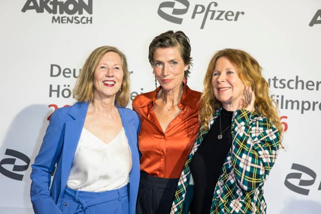 Deutscher Hörfilmpreis, Preisverleihung im Kino Colosseum, Berlin, 24.03.2026 Petra Zieser, Julia Bremermann und Marion Kracht vor der Preisverleihung zum Deutschen Hörfilmpreis im Berliner Kino Colosseum am 24.03.2026 Berlin Kino Collosseum Copyright: xBenxKriemannx