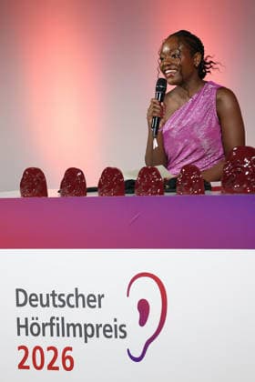 Deutscher Hörfilmpreis, Preisverleihung im Kino Colosseum, Berlin, 24.03.2026 Kathy Etoa hält die Laudatio für die Kategorie Dokumentation bei der Preisverleihung zum Deutschen Hörfilmpreis im Berliner Kino Colosseum am 24.03.2026 Berlin Kino Collosseum Copyright: xRenÃ xduxVinagex
