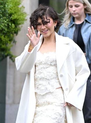 Entertainment Bilder des Tages Zendaya quitte le palace Shangri La pour la promotion parisienne du film Laveu The Drama , le 25 mars 2026 The film had been screened the previous day in a preview at the Pathé Palace in Paris Yehiel Chekroune Bestimage Zendaya leaves the Shangri La palace for the Parisian promotion of the film The Drama on March 25, 2026 The film had been screened the previous day in a preview at the Pathé Palace in Paris Paris France  Copyright: xYehielxChekrounex xBestimagexYehielxChekrounex xBestimagex
