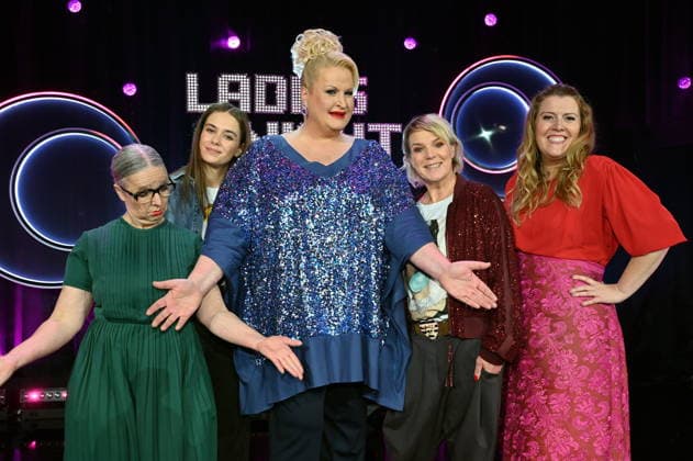 Rosemie Warth, l-r, Josepha Walter, Daphne de Luxe, Mirja Boes und Franziska Wanninger zu Gast bei der ARD Show Ladies Night die einzige Comedy- und Kabarettshow mit rein weiblicher Besetzung im deutschsprachigen Fernsehen. Sendetermin 25.04.2025 das Erste :