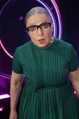 Komikerin und Kabarettistin Rosemie Warth zu Gast bei der ARD Show Ladies Night die einzige Comedy- und Kabarettshow mit rein weiblicher Besetzung im deutschsprachigen Fernsehen: