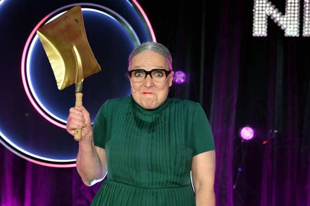Komikerin und Kabarettistin Rosemie Warth zu Gast bei der ARD Show Ladies Night die einzige Comedy- und Kabarettshow mit rein weiblicher Besetzung im deutschsprachigen Fernsehen: