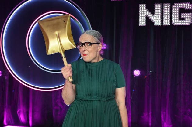 Komikerin und Kabarettistin Rosemie Warth zu Gast bei der ARD Show Ladies Night die einzige Comedy- und Kabarettshow mit rein weiblicher Besetzung im deutschsprachigen Fernsehen: