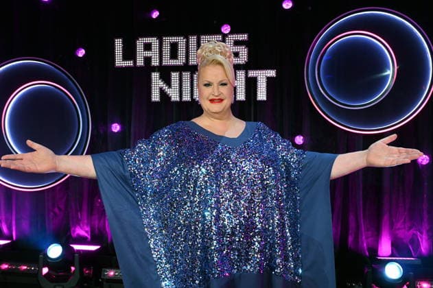 Comedienne.Daphne de Luxe ( bürgerlich Daphne Haderlein ) als Moderatorin der ARD Show Ladies Night die einzige Comedy- und Kabarettshow mit rein weiblicher Besetzung im deutschsprachigen Fernsehen:
