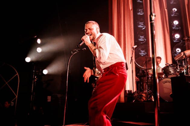 Chris Holsten live in Oslo, Norway Oslo, Norway. 25th, March 2026. The Norwegian singer and songwriter Chris Holsten performs a live concert Sentrum Scene in Oslo. Norway, Oslo  Copyright: xGonzalesxPhoto KetilxMartinsenx