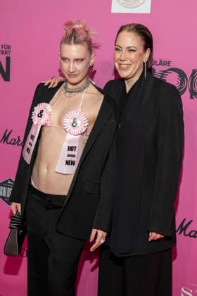 ABB POLYTON- Floss, Saengerin, und Inga Wessling zu Gast auf dem roten Teppich bei der bei der Polyton Musikpreis Preisverleihung 2026 im Atelier GardensBerkin am Mittwoch 25.03.2026 in Berlin Berlin Deutschland
