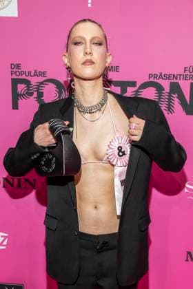 ABB POLYTON- Floss, Saengerin zu Gast auf dem roten Teppich bei der bei der Polyton Musikpreis Preisverleihung 2026 im Atelier GardensBerkin am Mittwoch 25.03.2026 in Berlin Berlin Deutschland