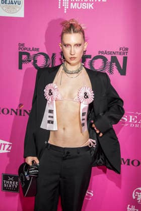 ABB POLYTON- Floss, Saengerin zu Gast auf dem roten Teppich bei der bei der Polyton Musikpreis Preisverleihung 2026 im Atelier GardensBerkin am Mittwoch 25.03.2026 in Berlin Berlin Deutschland