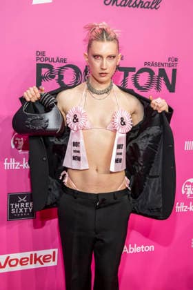 ABB POLYTON- Floss, Saengerin zu Gast auf dem roten Teppich bei der bei der Polyton Musikpreis Preisverleihung 2026 im Atelier GardensBerkin am Mittwoch 25.03.2026 in Berlin Berlin Deutschland