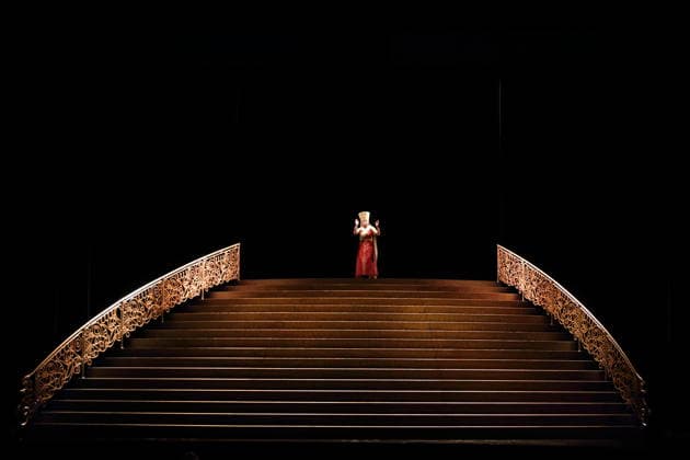 Soraya Mafi (als Nitocris) während der Fotoprobe für Belshazzar in der Komischen Oper im Schillertheater in Berlin, 25. März 2026. Oratorium in drei Akten von Georg Friedrich Händel. Musikalische Leitung George Petrou. Inszenierung, Bühne und Kostüme Herbert Fritsch. Premiere ist am 28. März 2026. Komische Oper Berlin Belshazzar