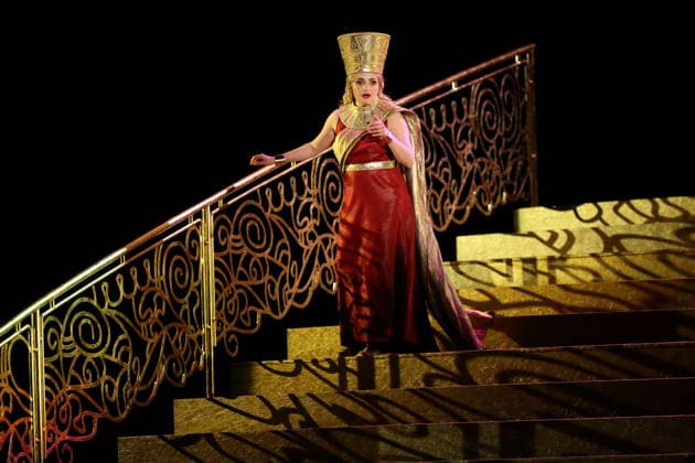 Soraya Mafi (als Nitocris) während der Fotoprobe für Belshazzar in der Komischen Oper im Schillertheater in Berlin, 25. März 2026. Oratorium in drei Akten von Georg Friedrich Händel. Musikalische Leitung George Petrou. Inszenierung, Bühne und Kostüme Herbert Fritsch. Premiere ist am 28. März 2026. Komische Oper Berlin Belshazzar