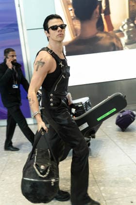 London, Yungblud lands at Heathrow Airport  Copyright: xcristinaxmasseix xipa-agency.netx xx IPA_Agency_IPA73450727