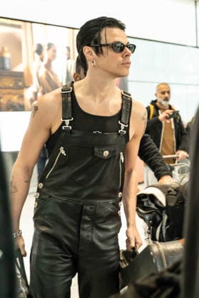 London, Yungblud lands at Heathrow Airport  Copyright: xcristinaxmasseix xipa-agency.netx xx IPA_Agency_IPA73450728