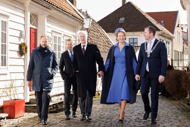 Crown Prince Haakon Magnus of Norway, King Philippe - Filip of Belgium and Queen Mathilde of Belgium pictured during a walk in the old city center of Stavanger, on day three of the official state visit of the Belgian royal couple to Norway, on Thursday 26 March 2026. Belgian monarchs are on an official state visit to Norway from 24 to 26 March 2026.  BENOITxDOPPAGNE 168956915