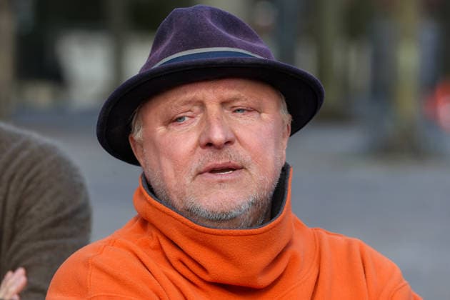 Dreharbeiten für den 50. Tatort aus Münster. Fototermin am Set. Dreharbeiten für den Münster-Tatort auf dem Domplatz. Arbeitstitel Eine Frage der Zeit. Axel Prahl, als Hauptkommissar Frank Thiel. Münster, Nordrhein-Westfalen, DEU, Deutschland, 26.03.2026