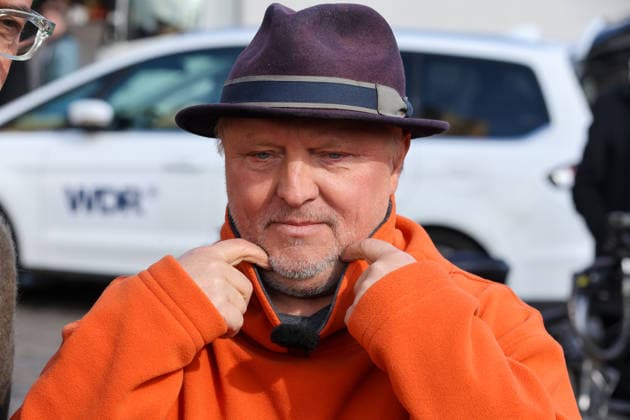 Dreharbeiten für den 50. Tatort aus Münster. Fototermin am Set. Dreharbeiten für den Münster-Tatort auf dem Domplatz. Arbeitstitel Eine Frage der Zeit. Axel Prahl, als Hauptkommissar Frank Thiel. Münster, Nordrhein-Westfalen, DEU, Deutschland, 26.03.2026