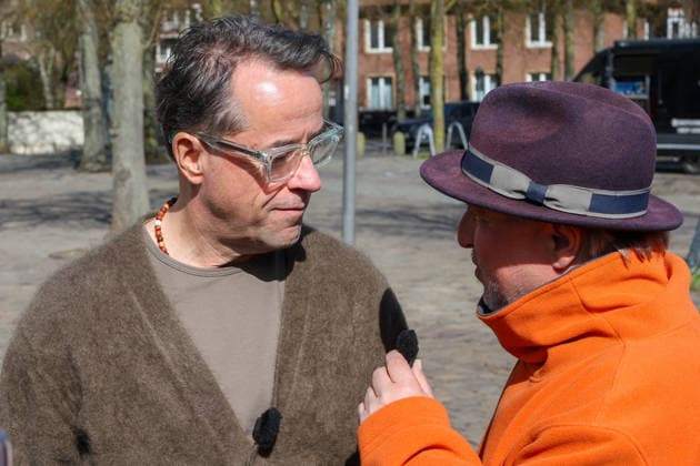 Dreharbeiten für den 50. Tatort aus Münster. Fototermin am Set. Dreharbeiten für den Münster-Tatort auf dem Domplatz. Arbeitstitel Eine Frage der Zeit. Axel Prahl, als Hauptkommissar Frank Thiel und Jan Josef Liefers, als Rechtsmediziner Prof. Karl-Friedrich Boerne. Münster, Nordrhein-Westfalen, DEU, Deutschland, 26.03.2026
